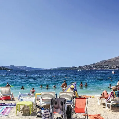 Gorgeous In Okrug Gornji *